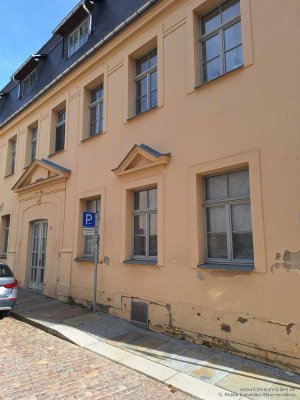 Wohnen in der Freiberger Altstadt: 2 Zimmer im Erdgeschoss mit Einbauküche