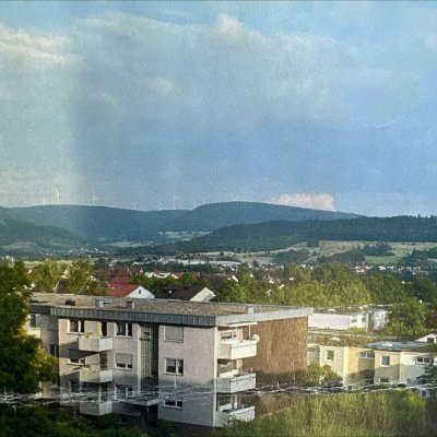 Modernisierte 3-Raum-Wohnung (92 m2) mit Balkon und Einbauküche in Schwäbisch Gmünd