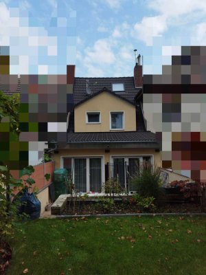 Ansprechendes und neuwertiges 3,5-Raum-Reihenhaus mit lux. Innenausstattung und EBK