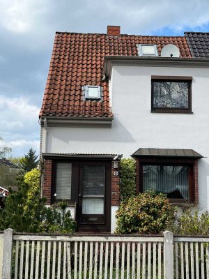 Doppelhaushälfte mit Garten und Potenzial in Bremen-Alt-Osterholz