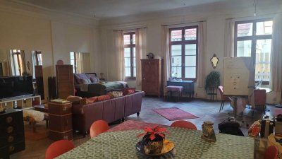 Möbliertes Loft (ehemaliger Saal) + Parkplatz in der Stiftstadt tage/wochen/monatsweise zu vermieten