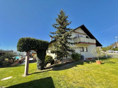 Drei Wohnungen - Ein Preis ! Tolles Haus mit schönem Grundstück