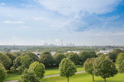 Moderne 3-Zimmerwohnung mit Panorama Skylineblick, EBK, Kellerabteil und TG-Platz!