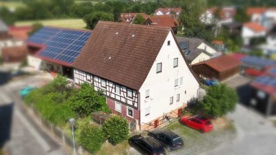 EIN- ODER ZWEIFAMILIENHAUS 
MIT NEUWERTIGER GARAGE
IN MICHELFELD