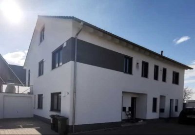 Moderne 2-Zimmer-Wohnung mit großzügigem Wohn-/Essbereich und offener Küche