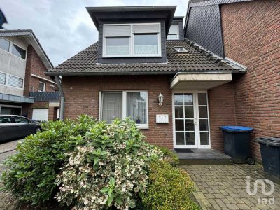 2 Parteienhaus mit Garten und Garage in ruhiger Lage von Grevenbroich Wevelinghoven