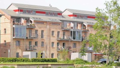 Exklusive 4-Zimmer-Eigentumswohnung mit 3 Etagen in direkter Warnow-Nähe mit PKW-Stellplatz