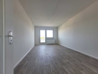 Frisch sanierte 4-Raum-Wohnung mit Balkon und Weitblick