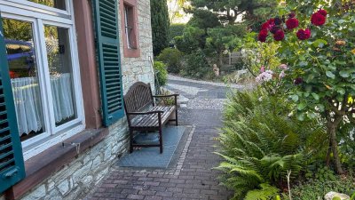 Wunderschöne Altbauwohnung in zentralter Lage
