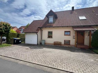 Schönes Reiheneckhaus mit Garten, Terrasse und Garage