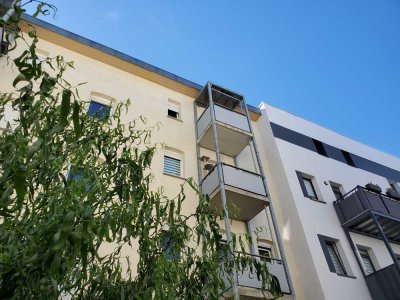 Ab Januar: Wohnung im Hinterhaus mit kleinem Balkon