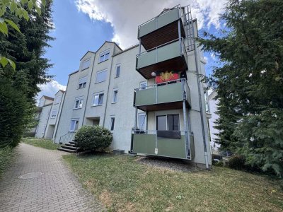 Ideal gelegene 2-Zimmer-Wohnung mit Balkon, Einbauküche und Garage in Holzgerlingen