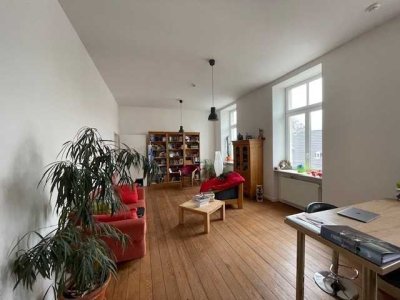 Stilvolle barrierefreie Altbauwohnung in unserer SENIORENWOHNANLAGE Königstraße