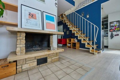 Lichtdurchflutete 2,5-Zi.-DG-Wohnung mit Galerie & Balkon in Nied
