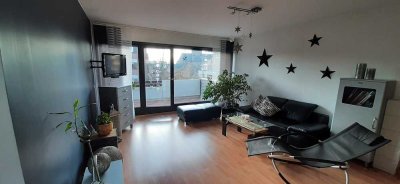 Helle 2-Zimmer Penthouse-Wohnung mit Dachterrasse in Rheindahlen