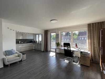Voll möblierte, lichtdurchflutete 2,5-Zimmer-Wohnung mit Balkon – Zwischenmiete 09/25– inkl. 03/26