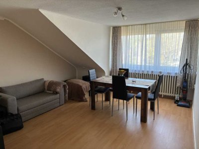 Stilvoll möblierte 2-Raum-DG-Wohnung mit gehobener Innenausstattung in Köln - Longerich