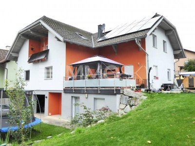 SOLIDES EIGENHEIM MIT JEDER MENGE PLATZ, GARAGEN, POOL U.V.M.