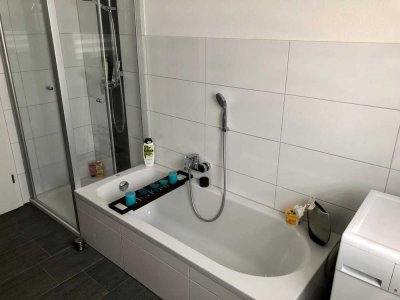 Attraktive und neuwertige 3-Zimmer-Wohnung mit geh. Innenausstattung mit Balkon und EBK in Plattling