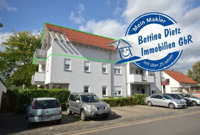 DIETZ: 3-Zimmer-Dachgeschosswohnung mit 2 Sonnen-Balkonen, Wanne+Dusche, Einbauküche