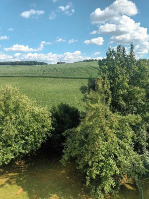 Sonnige 3-Zimm-DG-Whg.mit Fernwärme in Neufahrn in Niederbayern mit EBK