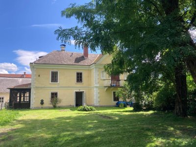 Wohnen in wunderschöner Villa