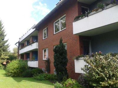 Helle modernisierte 2,5 Zi.- Dachgeschoss Wohnung mit Balkon im Herzen von Elmshorn