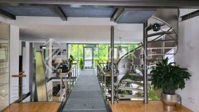 Exklusives Architektenhaus am Waldrand mit zwei großen Einliegerwohnungen