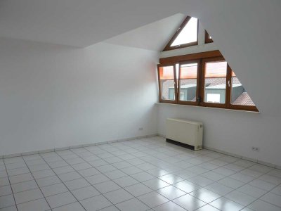 Helle, gepflegte 3-Zimmer-DG-Wohnung in Ludwigsburg/Stadtmitte