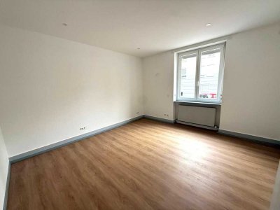 Charmante EG-Wohnung in Neckarlage - frisch renovierte 3-Zimmer-Wohnung inkl. Terrasse und neuer EBK