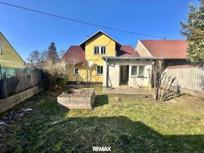Wohnhaus mit starkem Sanierungsbedarf in ruhiger Lage!