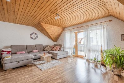 Stilvolle 3-Raum-Dachgeschosswohnung mit Balkon in Volkertshausen