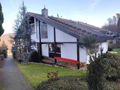 Großzügiges Einfamilienhaus mit Einliegerwohnung - in bester Wohnlage von Wertheim-Bestenheid