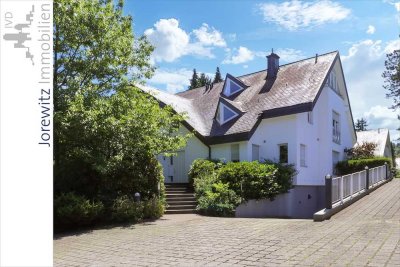 Bielefeld-Hoberge: Zwei gepflegte Mehrfamilienhäuser mit 10 Wohneinheiten und Tiefgarage