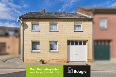 Top-gepflegtes Zweifamilienhaus mit gemütlichem Garten