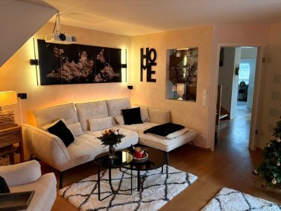 Stilvolle 4-Zimmer-Maisonette-Wohnung mit Balkon und Einbauküche in Bielefeld