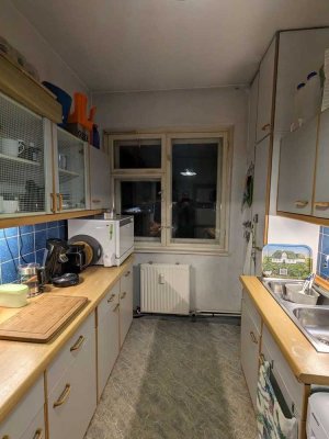 Seltene Kombination: Bezugsfreie 2-Zimmer-Wohnung im 2. OG mit Balkon und ca. 140 m² Gartenanteil