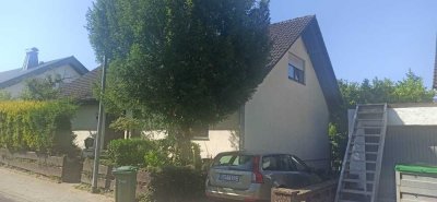 Freundliche 3-Zimmer-Dachgeschosswohnung mit Balkon und EBK in Gelnhausen