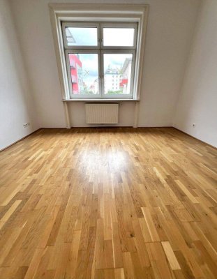Einziehen und Wohlfühlen - Stilvoll sanierte 3 Zimmer Wohnung in bester Lage