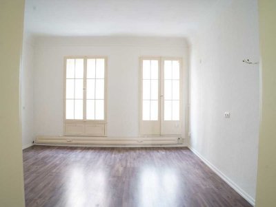 Großzügige Altbauwohnung in Bonn-Zentrum mit teilüberdachter Terrasse und flexiblem Grundriss