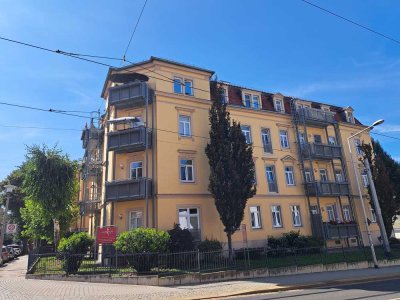 3-Zimmer-Wohnung mit Einbauküche und Balkon