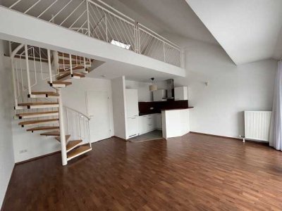 Jügesheim - schicke Dachgaleriewohnung