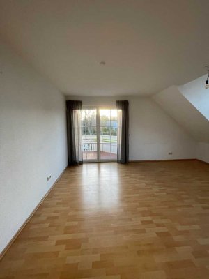 Helle 2-Zimmer Maisonettewohnung mit Balkon