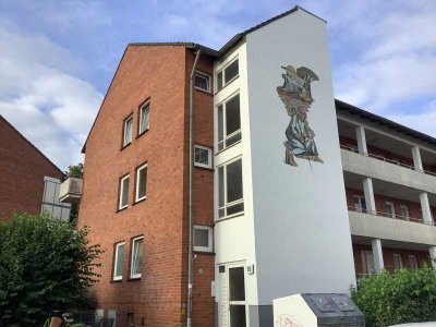 Perfekt für mich: renovierte 1 Zimmer-Single-Wohnung mit Balkon, sofort anmietbar!