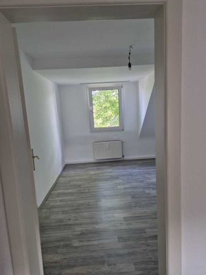 Frisch renovierte attraktive 2-Zimmer-DG-Wohnung in Viersen