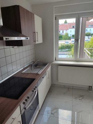 Frisch renovierte 3-Zimmer-Wohnung mit großem Balkon in Sulzbach/Saar zu vermieten