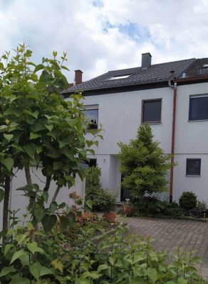 Geräumiges Reihenmittelhaus in sehr guter Lage