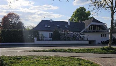 Sehr schöne Villa in bester Lage mit Parkblick