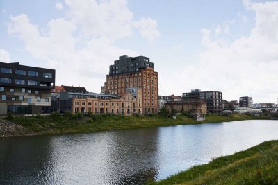 Hafenloft am Wasser mit Balkon und Tiefgaragenstellplatz