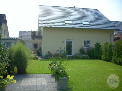 luxuriöse Dachgeschoßwohnung, 96 qm, Garten, ruhiges 2-FH, Bergheim-Ahe,, älteres Pärchen  erwünscht